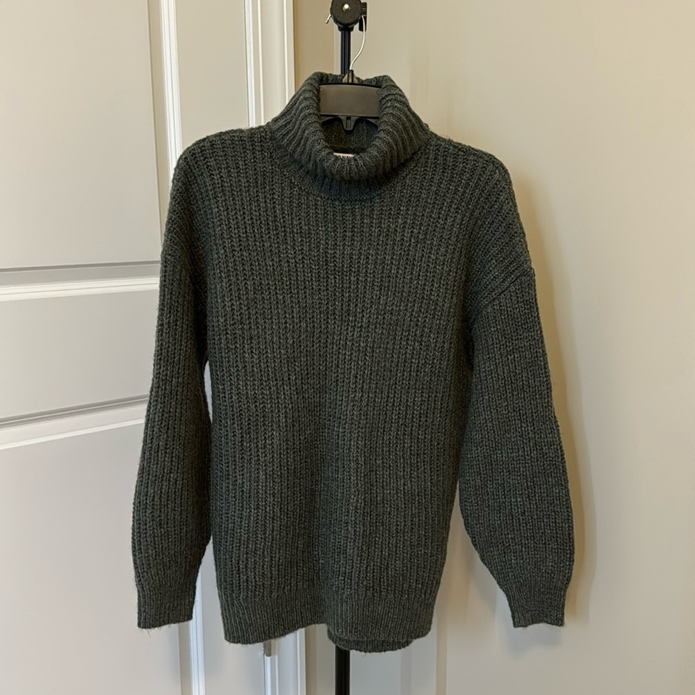 NWT Old Navy knit sweater